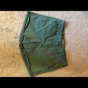 American Eagle midi shorts size 6.